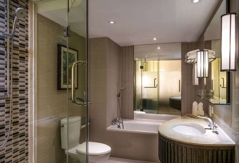 בית מלון כפרי Pullman Phuket Karon Beach Resort