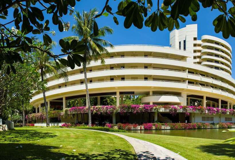 בית מלון כפרי Pullman Phuket Karon Beach Resort