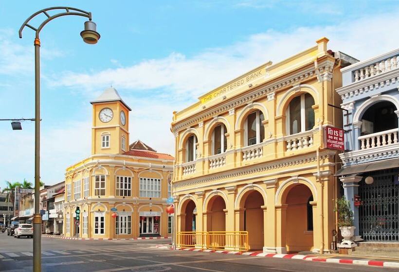 בית מלון כפרי Pullman Phuket Karon Beach Resort