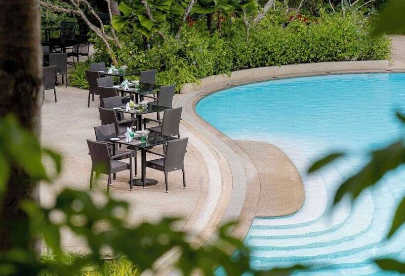 בית מלון כפרי Pullman Phuket Karon Beach Resort