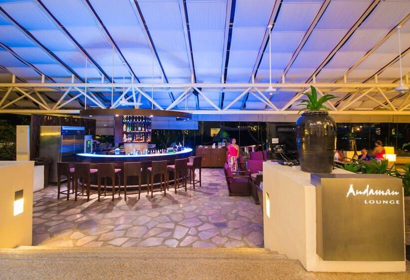 בית מלון כפרי Pullman Phuket Karon Beach Resort