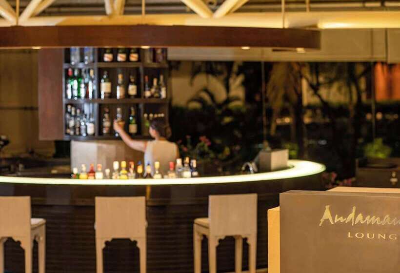 בית מלון כפרי Pullman Phuket Karon Beach Resort