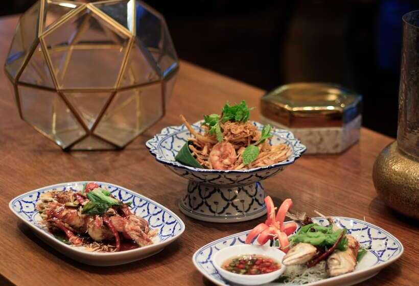 בית מלון כפרי Pullman Phuket Karon Beach Resort