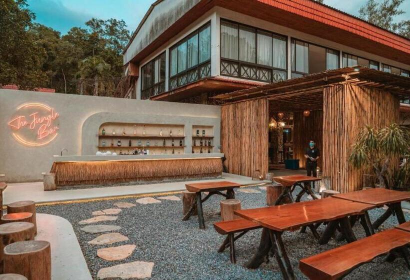 호텔 River Kwai Village