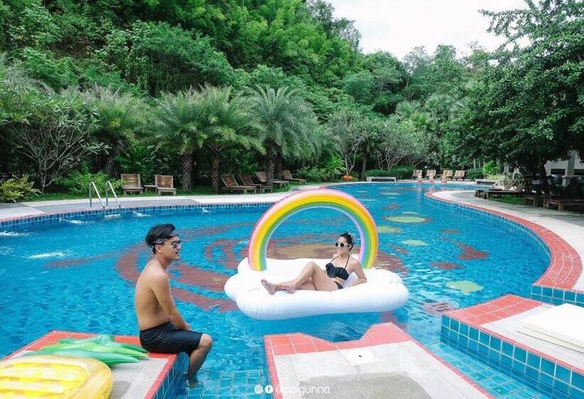 호텔 River Kwai Village