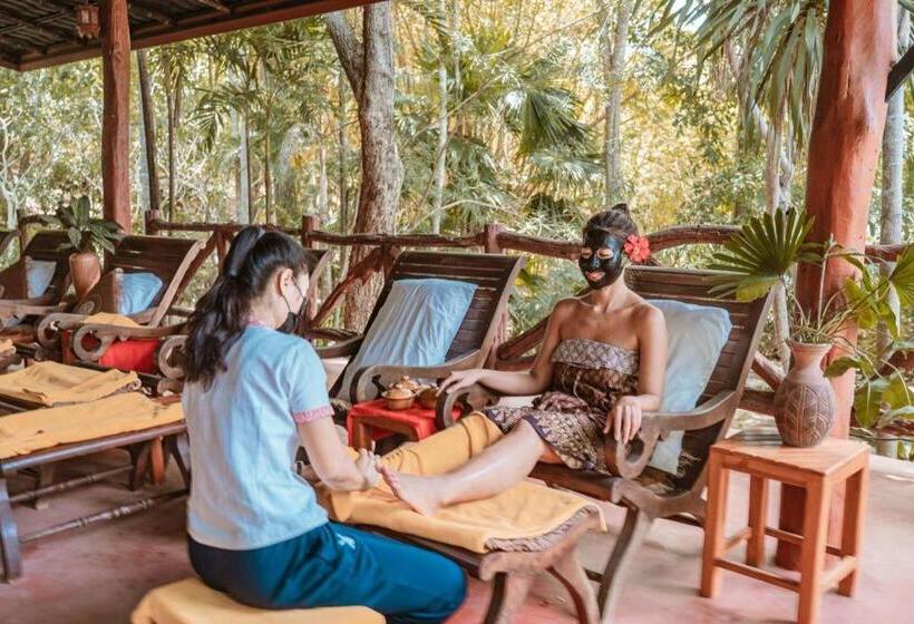 호텔 River Kwai Village