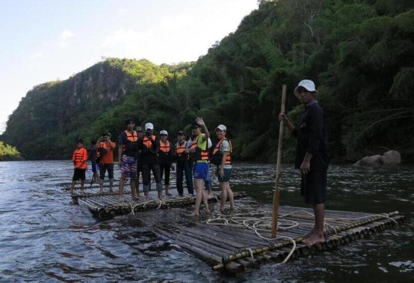 호텔 River Kwai Village