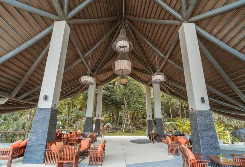 호텔 River Kwai Village