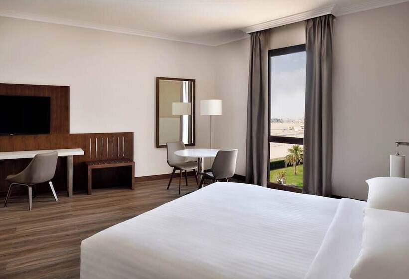 Отель Riyadh Airport Marriott