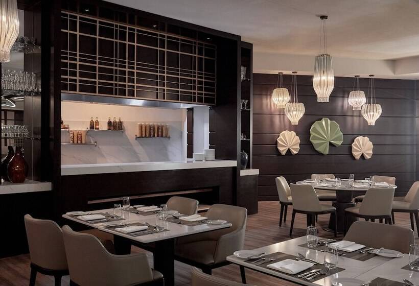 Отель Riyadh Airport Marriott