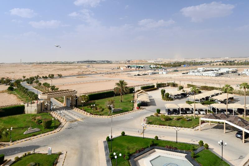 Отель Riyadh Airport Marriott