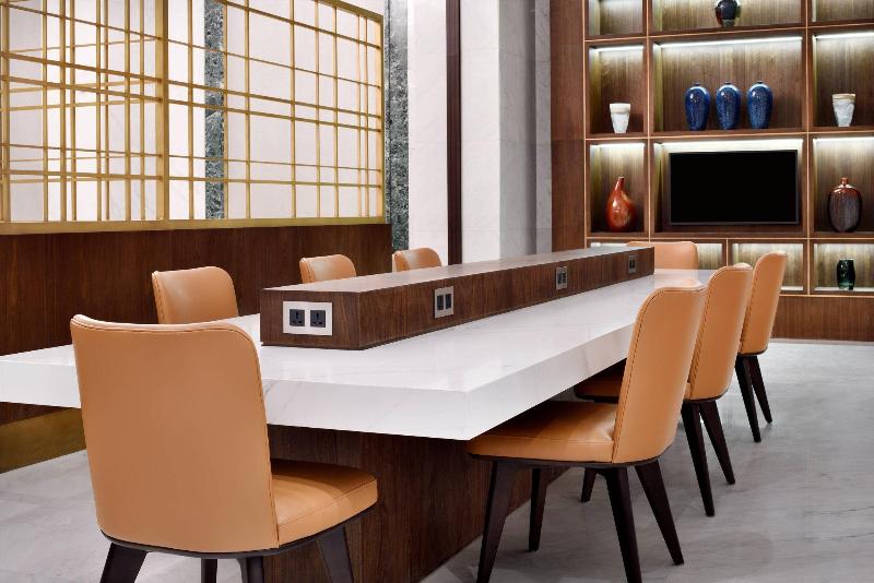 Отель Riyadh Airport Marriott