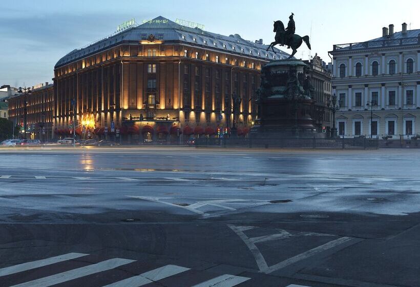 فندق Rocco Forte Astoria