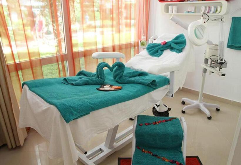 בית מלון כפרי Sahara Beach Aquapark