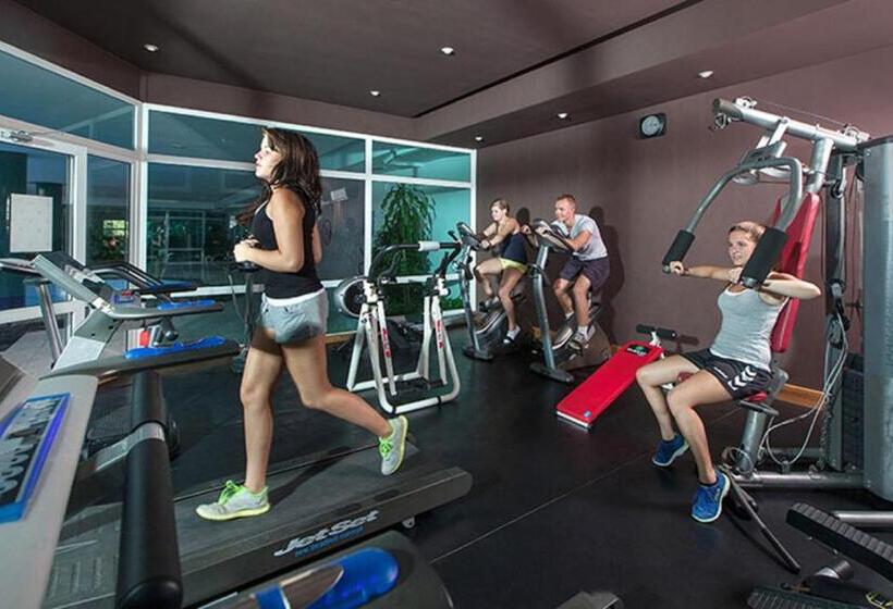 בית מלון כפרי Sahara Beach Aquapark