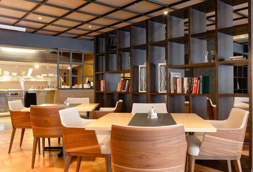 Samantta Hotel & Restaurant