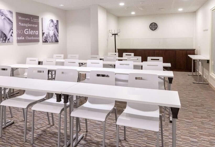 Отель Scandic Hyvinkaa