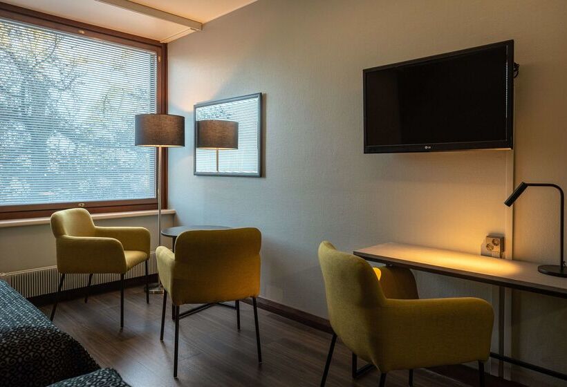 酒店 Scandic Waskia