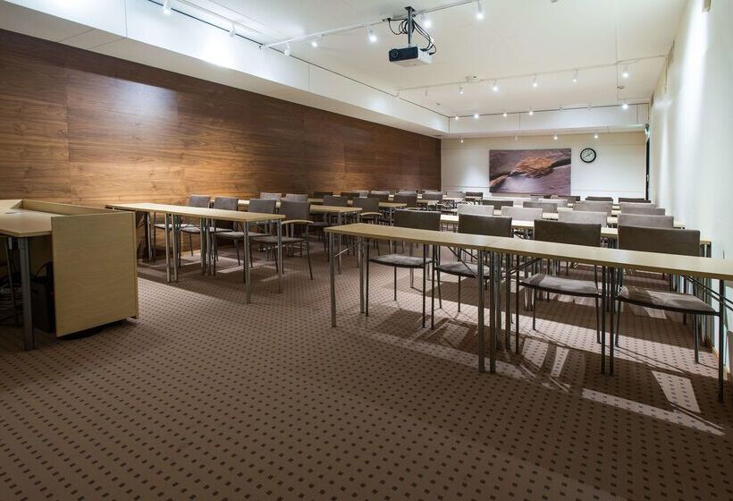 酒店 Scandic Waskia