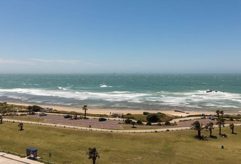 בית מלון כפרי Southern Sun The Marine