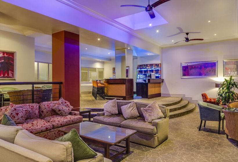 בית מלון כפרי Southern Sun The Marine