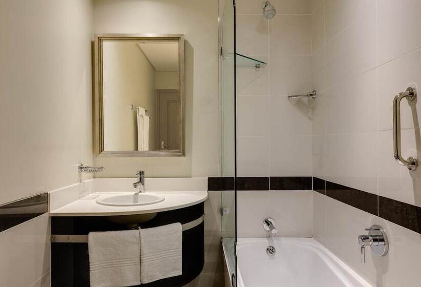 בית מלון כפרי Southern Sun The Marine