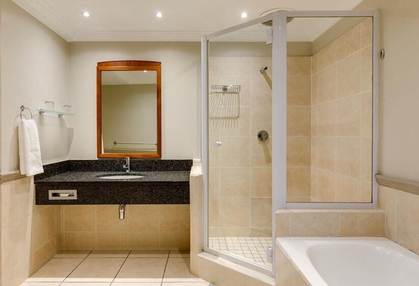 בית מלון כפרי Southern Sun The Marine