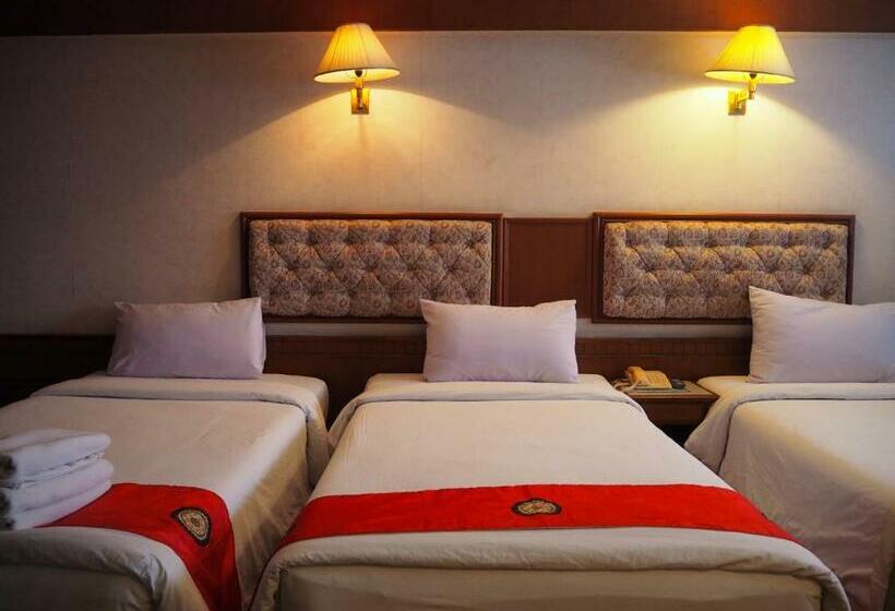 Отель Sripattana