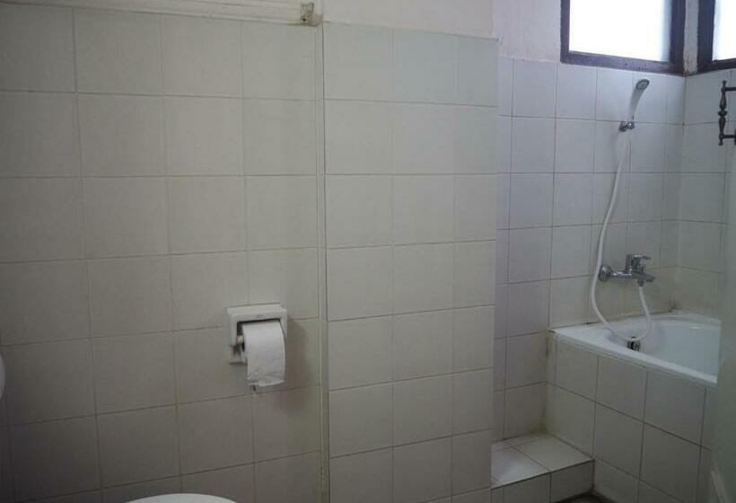 Отель Sripattana