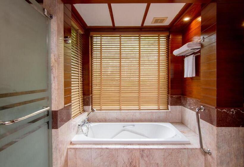 酒店 Thavorn Beach Village Resort & Spa Phuket