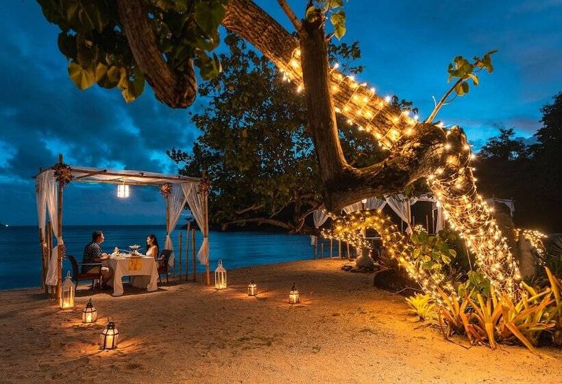 호텔 Thavorn Beach Village Resort & Spa Phuket