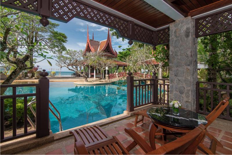 호텔 Thavorn Beach Village Resort & Spa Phuket