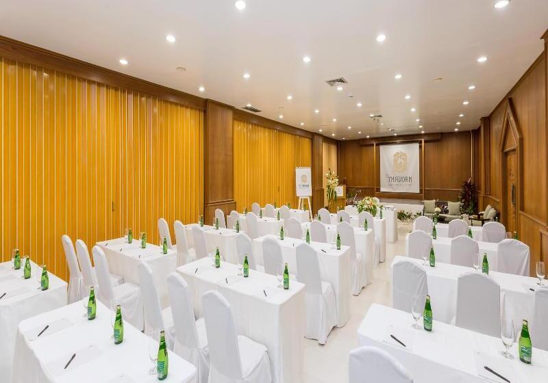 호텔 Thavorn Beach Village Resort & Spa Phuket