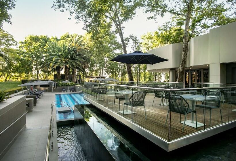 The Maslow Hotel, Sandton