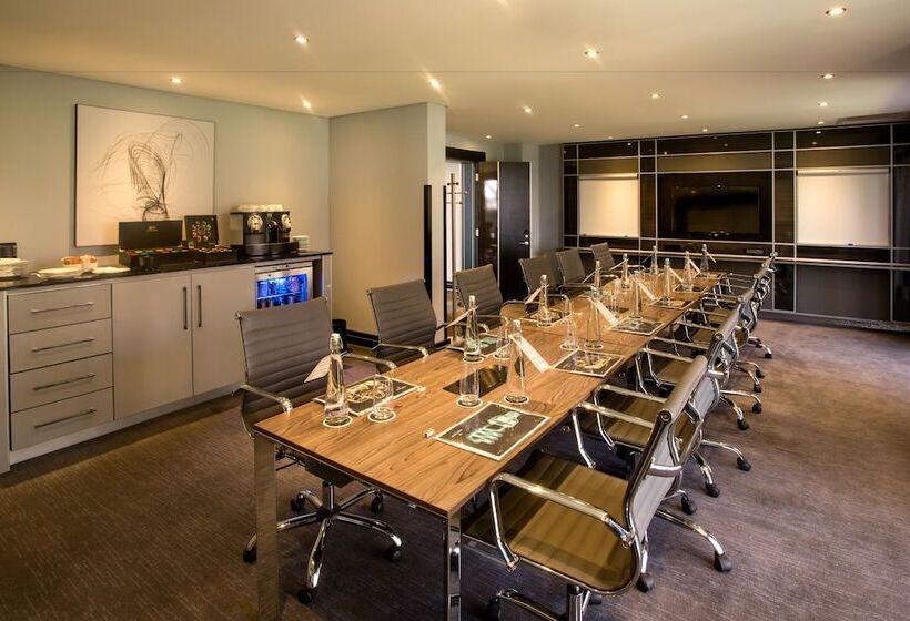 The Maslow Hotel, Sandton