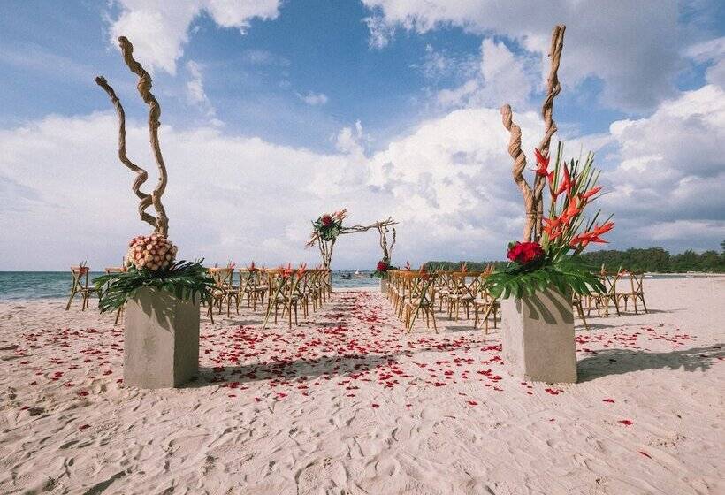 호텔 The Slate Phuket