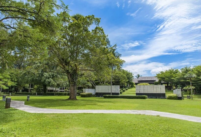 호텔 The Slate Phuket