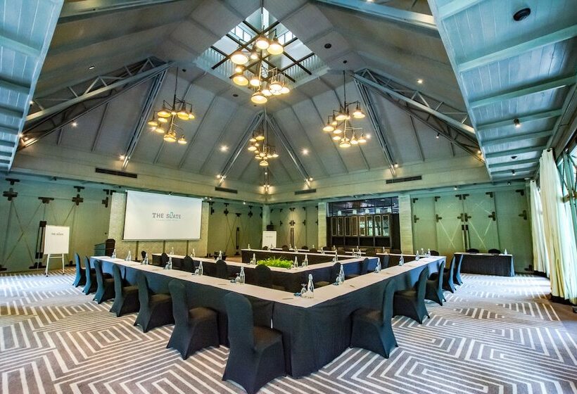 호텔 The Slate Phuket