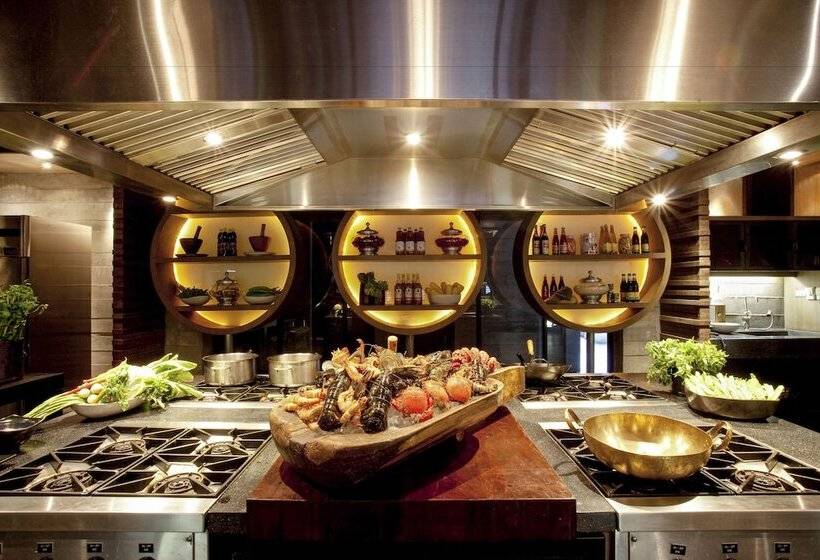 호텔 The Slate Phuket