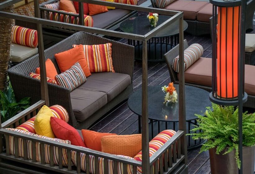 فندق The Sukosol