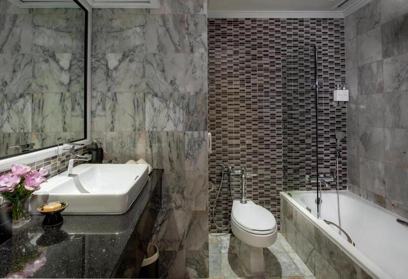 فندق The Sukosol