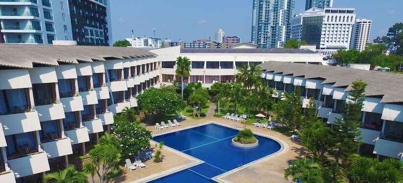 هتل Tropicana Pattaya
