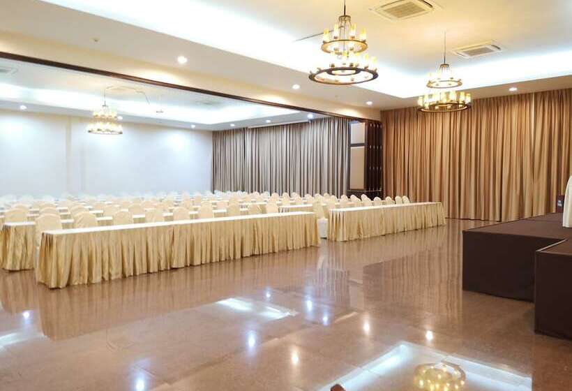 هتل Tropicana Pattaya