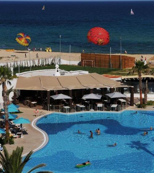 בית מלון כפרי Nozha Beach Resort & Spa