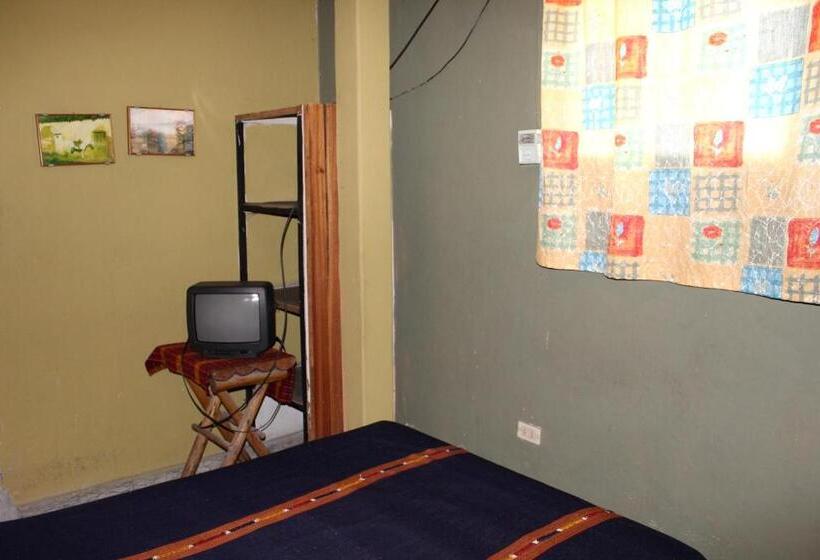 فندق Ximenas Guest House