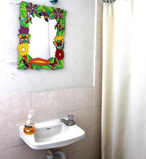 فندق Ximenas Guest House