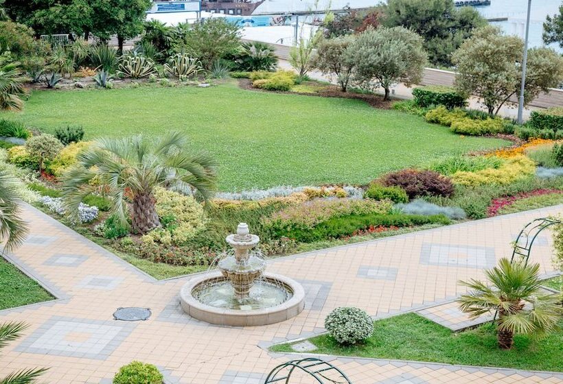 Grand Hotel Zhemchuzhina