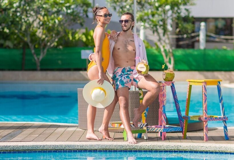 Le Meridien Phuket Beach Resort