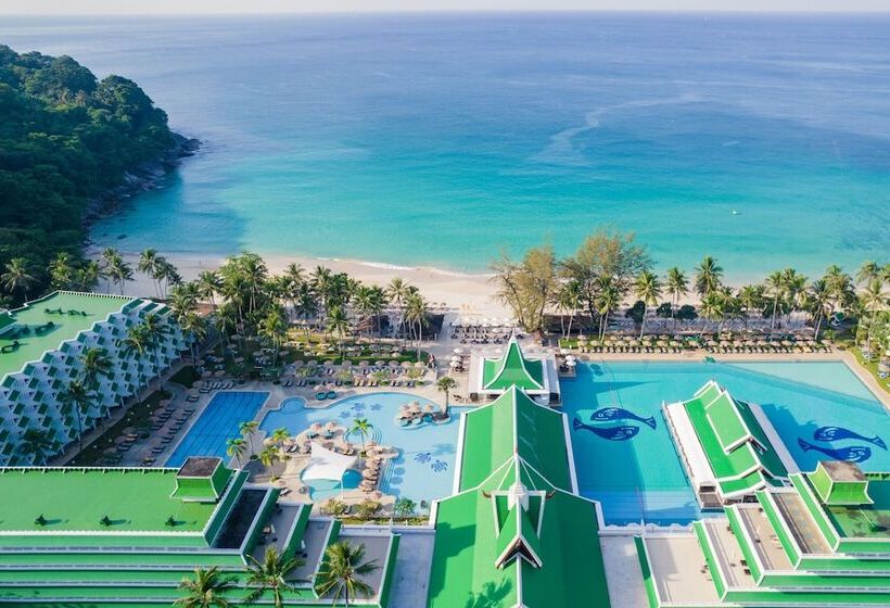 Le Meridien Phuket Beach Resort