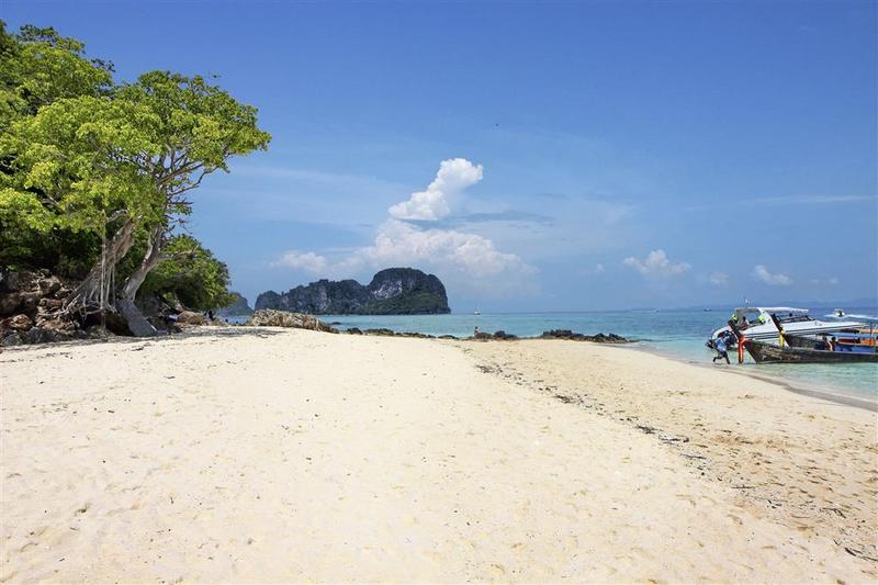 Le Meridien Phuket Beach Resort